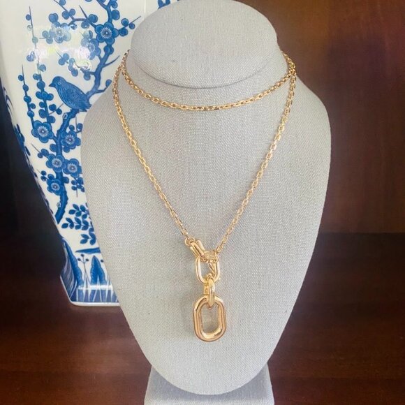 Ann Taylor LOFT Gold Tone Front Toggle Necklace - Picture 4 of 8